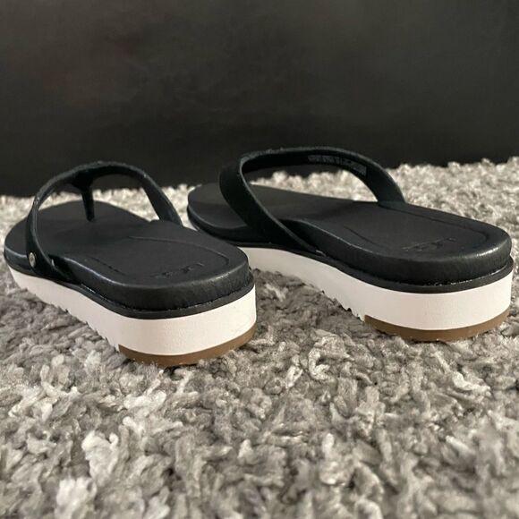 NIB UGG Lorrie Sandals - Picture 7 of 9